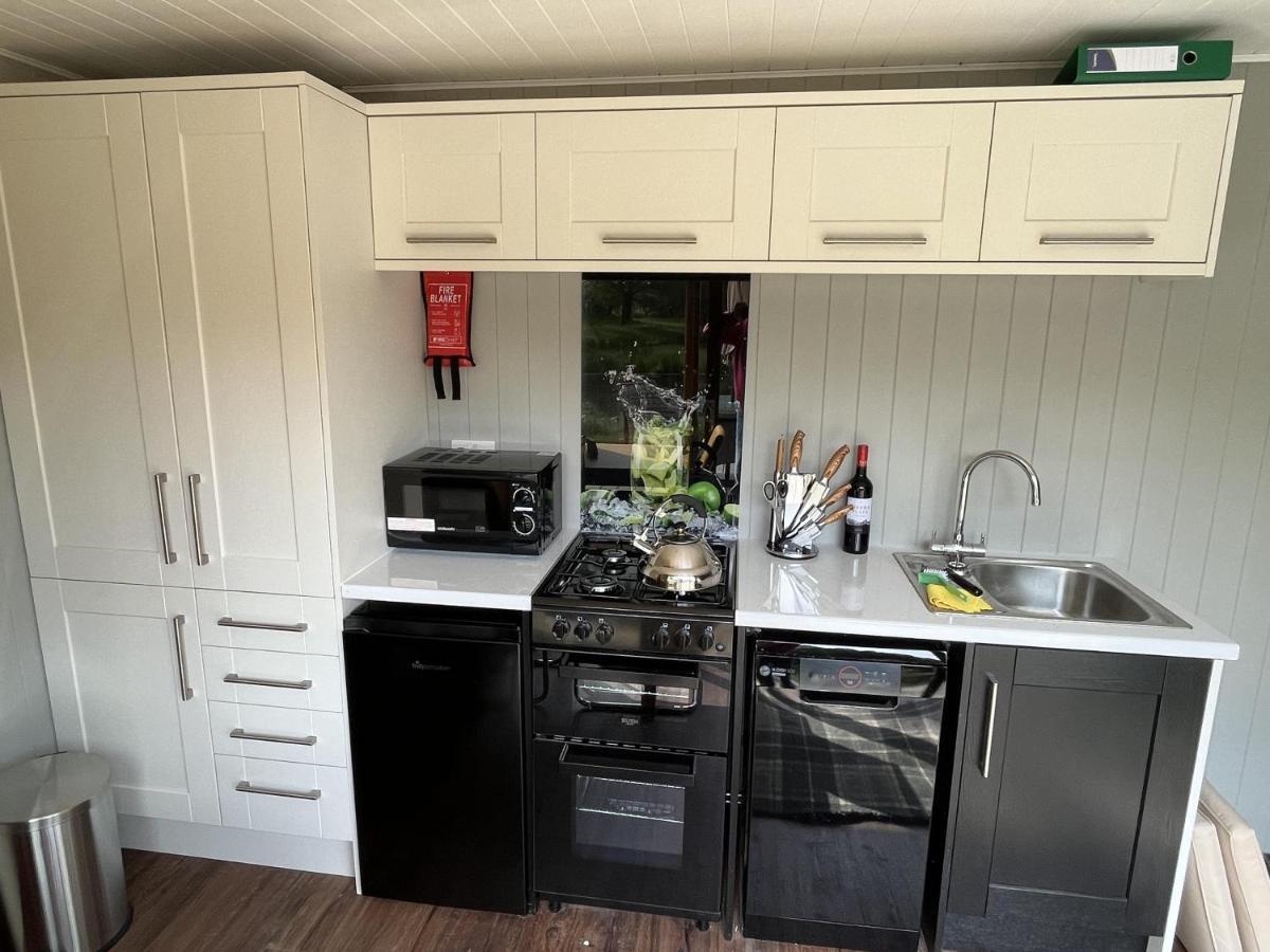 Oak Boutique Lodge Includes Hot Tub Air Con & Dog York Eksteriør billede